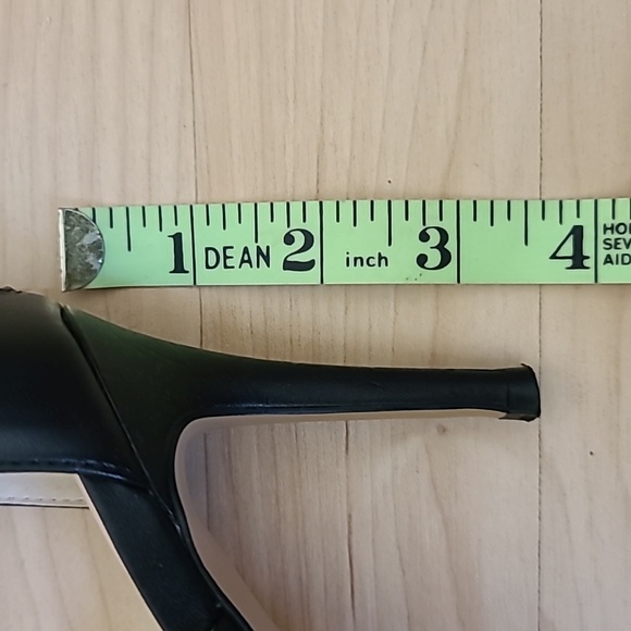 Marc Fisher Black Pumps Heels Pointed Toe Ankle Strap Back Zip Size 6 - Picture 6 of 13